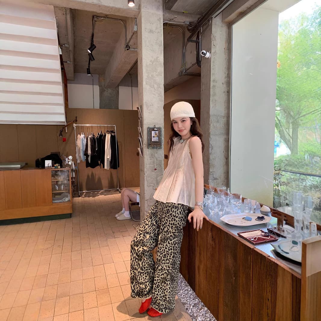 柄 パンツ 大自然の息吹 ワイドレッグパンツ