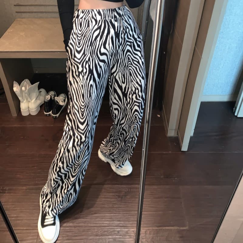 柄 パンツ 波打つゼブラ柄 ルーズワイドパンツ