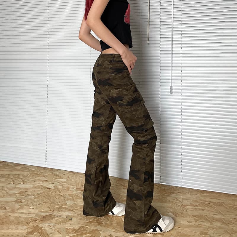 柄 パンツ ヴィンテージ風ベルボトム迷彩カーゴパンツ