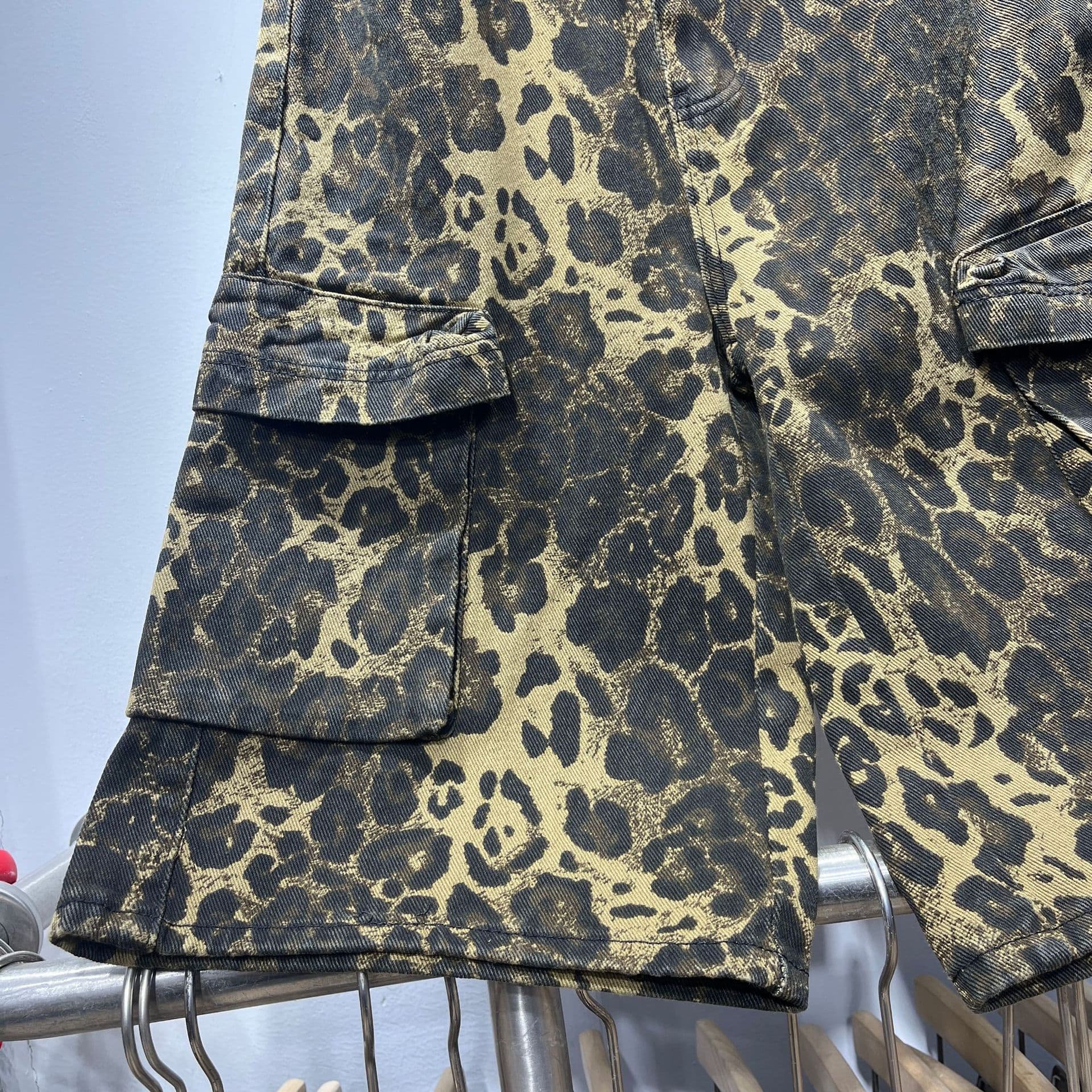 柄 パンツ 豹柄カーゴワイドショートパンツ