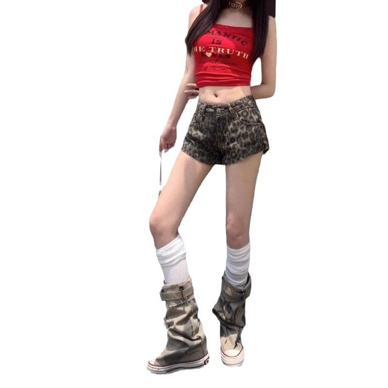 柄 パンツ こなれ感ヒョウ柄デニムショートパンツ
