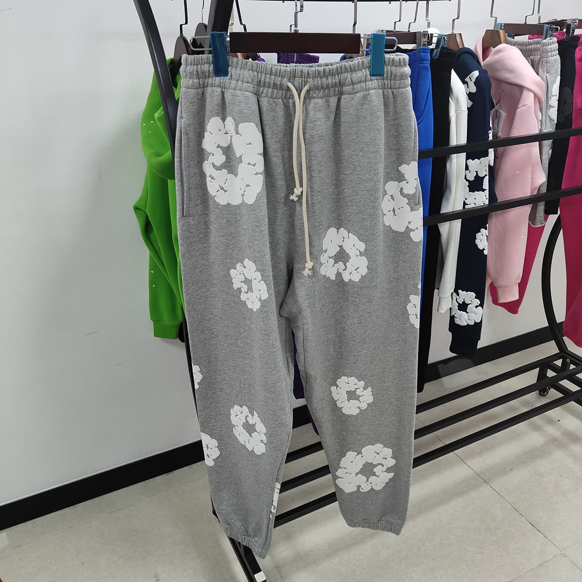 柄 パンツ 花輪モチーフスウェットパンツ