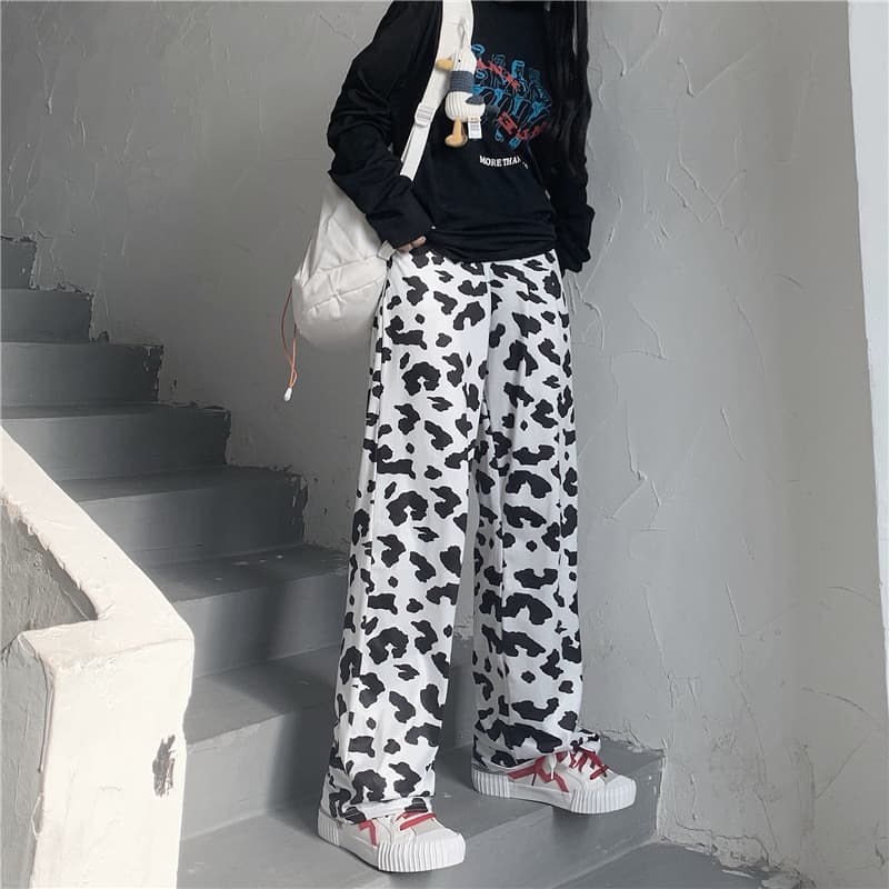 柄 パンツ 野性的な牛柄ワイドパンツ