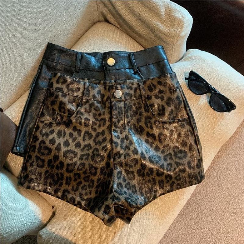 柄 パンツ ヒョウ柄ショートパンツ レザー切替