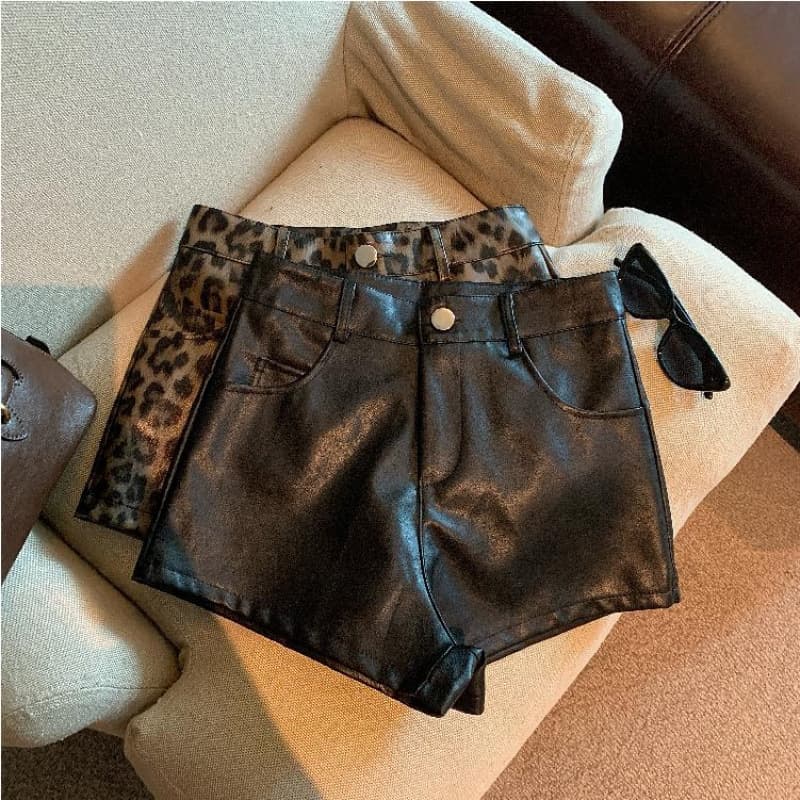柄 パンツ ヒョウ柄ショートパンツ レザー切替